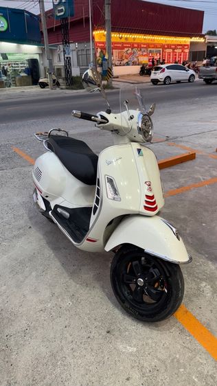 Vespa GTS 300 Super Sport HPE  2022 รูปที่ 7