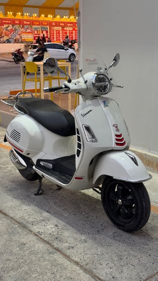 Vespa GTS 300 Super Sport HPE  2022