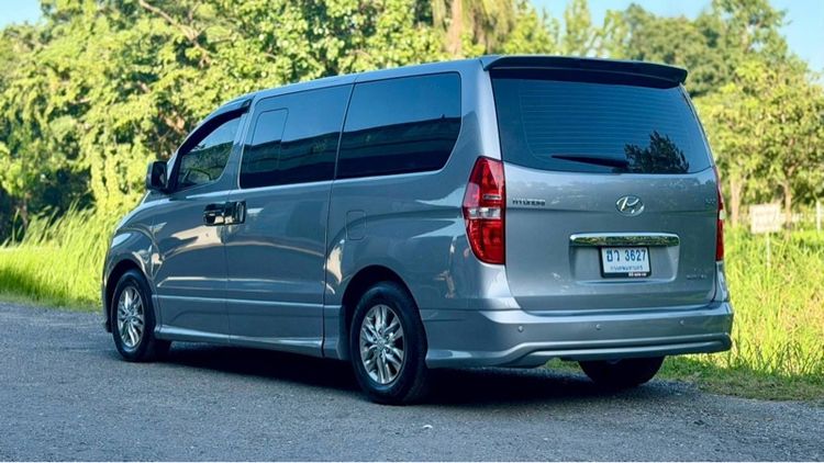 Hyundai H-1  2015 2.5 Executive Van ดีเซล ไม่ติดแก๊ส เกียร์อัตโนมัติ เทา รูปที่ 2