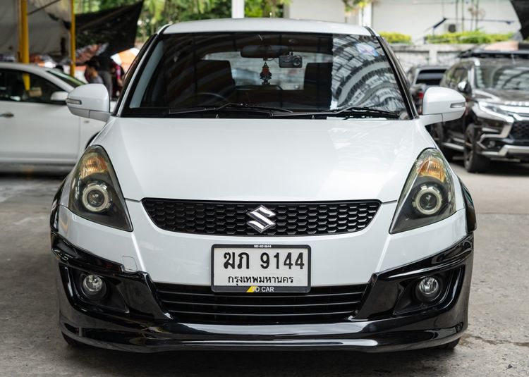 รถ Suzuki Swift 1.25 GLX สี ขาว