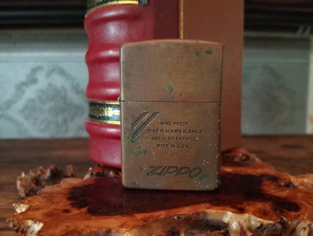 USA, ไฟแช็ค zippo แท้เนื้อทองเหลืองเก่าโบราณสภาพเยี่ยม รูปที่ 4