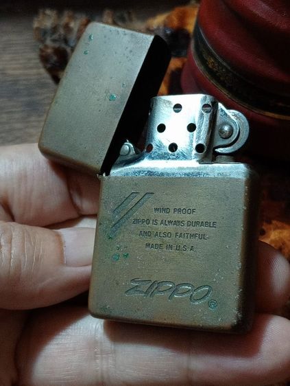 USA, ไฟแช็ค zippo แท้เนื้อทองเหลืองเก่าโบราณสภาพเยี่ยม รูปที่ 3