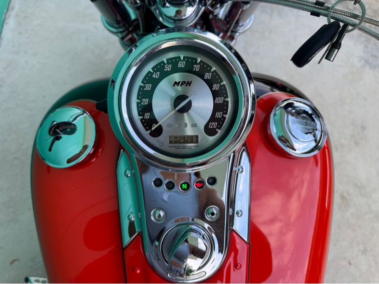 Dyna Fat bob CVO 2009 คันเดียวในประเทศ รูปที่ 13