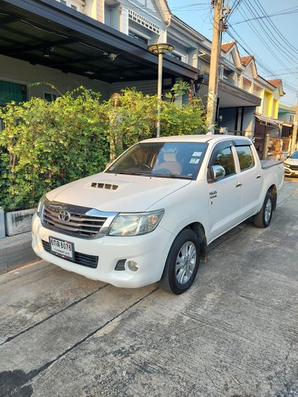 รถ Toyota Hilux Vigo Champ Double Cab 3.0 G สี ขาว