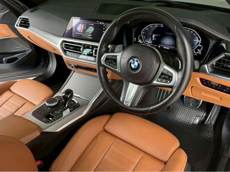 BMW Series 3 2021 330e Sedan ปลั๊กอินไฮบริด (PHEV) ไม่ติดแก๊ส เกียร์อัตโนมัติ เทา รูปที่ 4