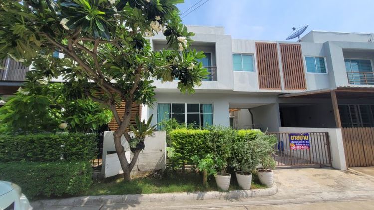 ขาย ทาวน์โฮมทำเลทอง รามอินทรา 101 ใกล้รถไฟฟ้า-แฟชั่นไอส์แลนด์ 4 นอน 3 น้ำ พร้อมอยู่ เจ้าของขายเอง