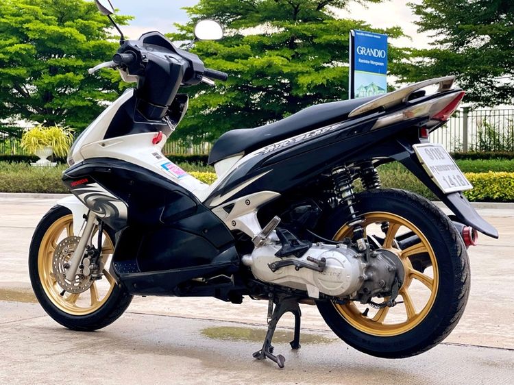 ขาย HONDA AIR BLADE ปี2006 ตัวท๊อปล้อแม็ก รถซื้อตั้งแต่มือ1 ป้ายแดง รถที่บ้านใช้เองครับ คุณป้าขับไปซื้อของที่ตลาดเช้า-เย็นเองครับ ภาษี69 รูปที่ 5