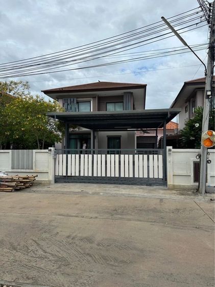 บ้านเดี่ยวสองชั้น