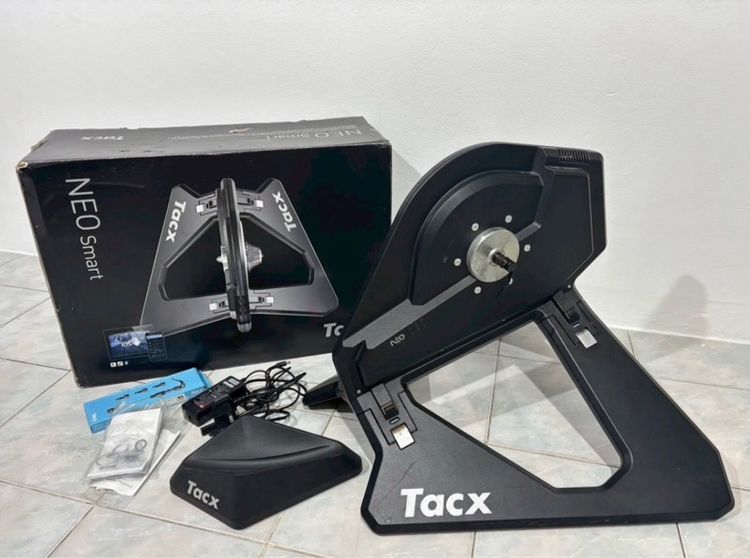 🔥Tacx NEO Smart T2800 เทนเนอร์ จักรยาน วัสดุดีแข็งแรงน่าใช้แนะนำเลยค่ะสภาพโดยรวมยังดีมากอาจมีร่องรอยการการใช้งานเดิมมาบ้างเล็กน้อย