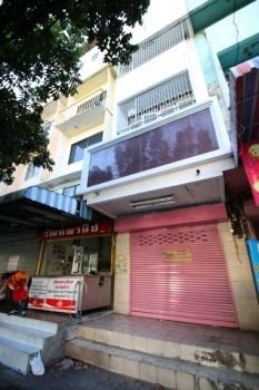 ให้เช่าหรือขาย ตึกแถว5ชั้้น ติดถนนใหญ่นวมินทร์ โรงเรียน ร้านอาหาร ปั๊มปตท.