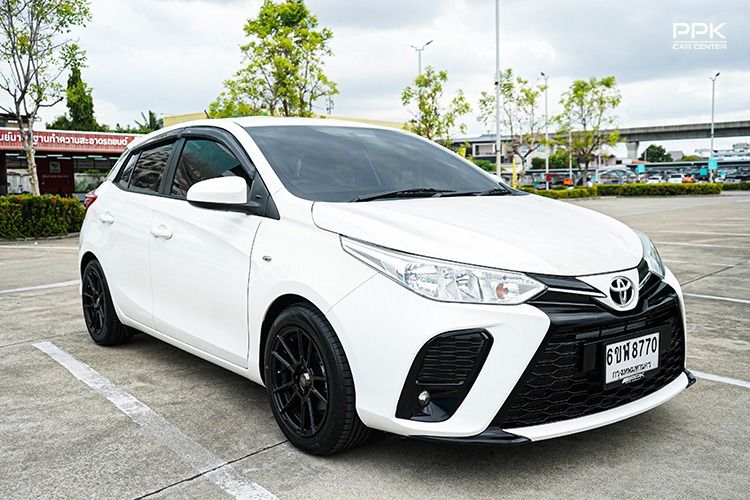 Toyota Yaris 2021 1.2 Entry Sedan เบนซิน ไม่ติดแก๊ส เกียร์อัตโนมัติ ขาว รูปที่ 3