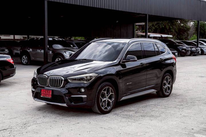 รถ BMW X1 2.0 sDrive18d xLine สี ดำ