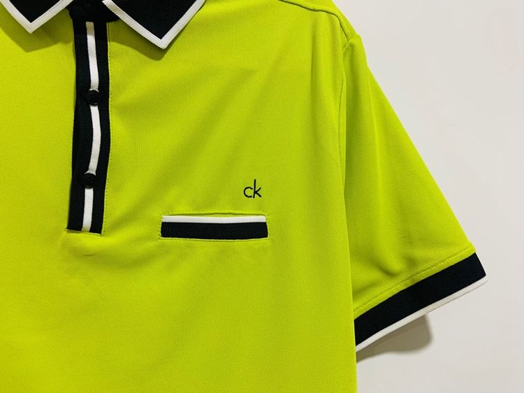 เสื้อโปโล Calvin Klein แท้ 💯 size L อก 21 ยาว 28 นิ้ว สภาพใหม่มาก สีสด ดีเทลสวยทรงสวย เนื้อผ้าระบายอากาศดีมาก หายากน่าสะสมครับ รูปที่ 2