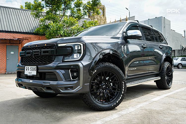 รถ Ford Everest 2.0 Titanium Plus 4WD สี เทา