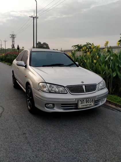 รถ Nissan Sunny 1.6 GL Neo สี บรอนซ์เงิน