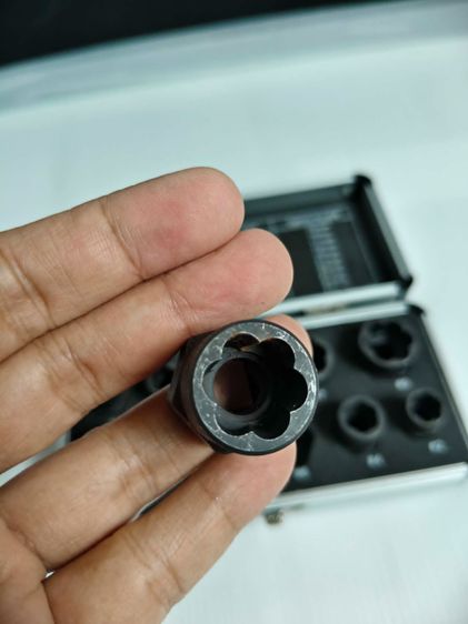 ลูกบล็อคถอดเกลียวหัวน็อตเสีย มี10ตัว ครบชุด (9-19mm) สภาพเหมือนใหม่ ใช้งานได้ปกติ รูปที่ 3