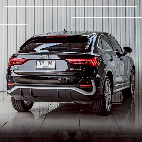Audi Audi Q3 2022 2.0 TFSI AWD Utility-car เบนซิน ไม่ติดแก๊ส เกียร์อัตโนมัติ ดำ รูปที่ 3