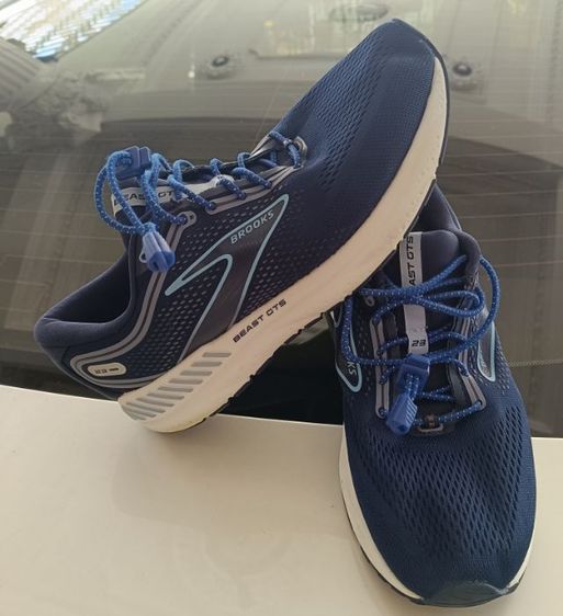 ขายถูก Brooks GTS 23 นิยม  size 43-275cm สภาพสวย 