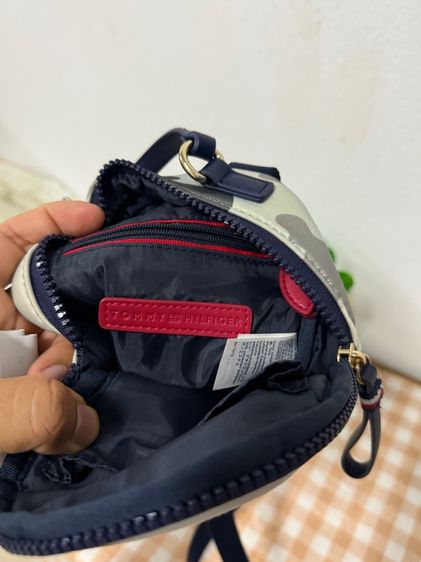 TOMMY HILFIGER รูปที่ 4