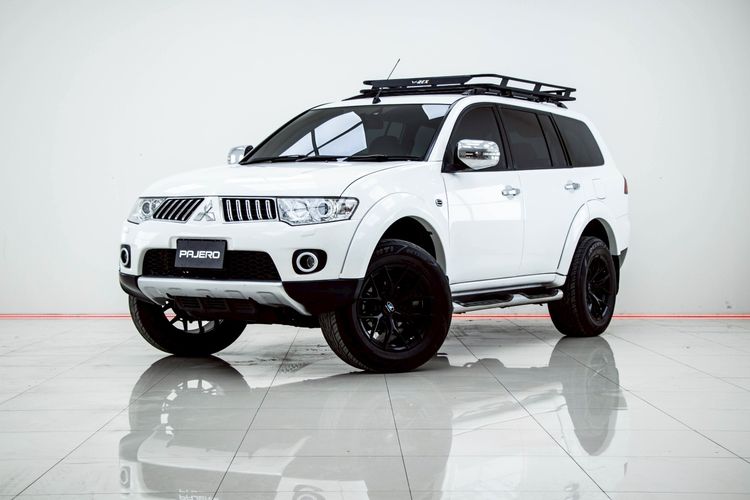 รถ Mitsubishi Pajero Sport 2.5 GT 4WD สี ขาว