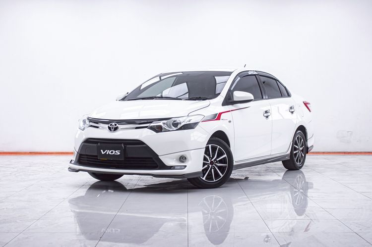 รถ Toyota Vios 1.5 Trd Sportivo สี ขาว