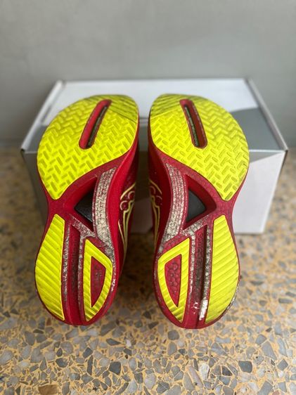 รองเท้าวิ่งถนน SAUCONY Endorphin Pro3 10US รูปที่ 4
