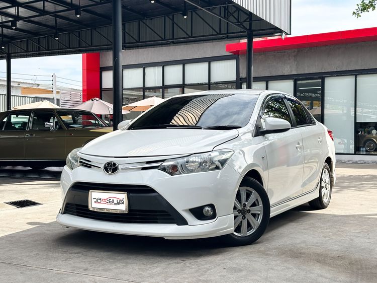 รถ Toyota Vios 1.5 E สี ขาว