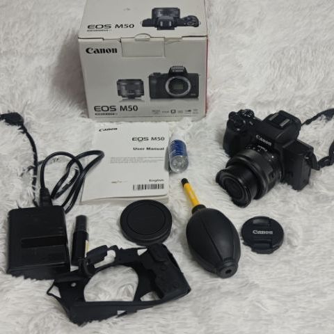 กล้อง DSLR Canon EOS M50 Len 15-45 ซื้อมาใช้น้อยมาก ใหม่ๆ ครบกล่อง