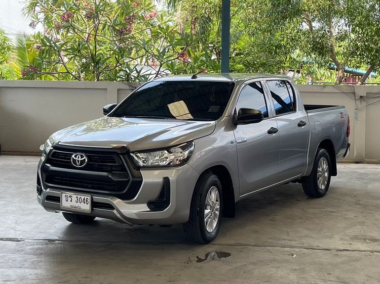 รถ Toyota Hilux Revo Double Cab 2.4 Mid Z Edition สี บรอนซ์เงิน