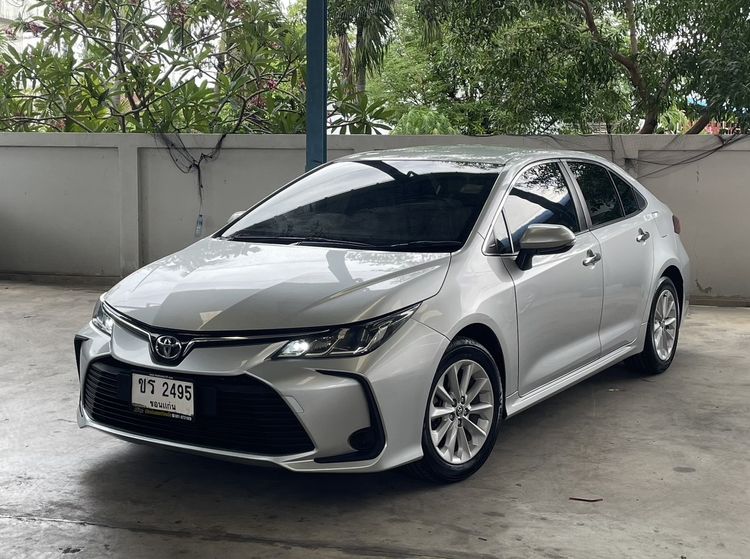 รถ Toyota Altis 1.6 G สี บรอนซ์เงิน