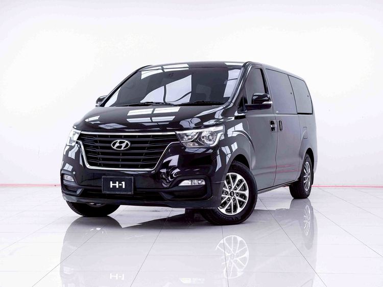 รถ Hyundai H-1  2.5 Maesto Touring สี ดำ