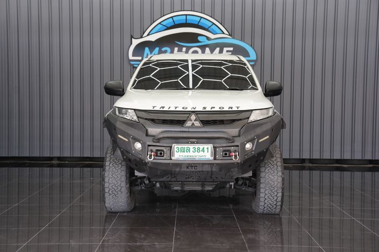 Mitsubishi Triton 2022 2.4 GL 4WD Pickup ดีเซล เกียร์ธรรมดา ขาว รูปที่ 2