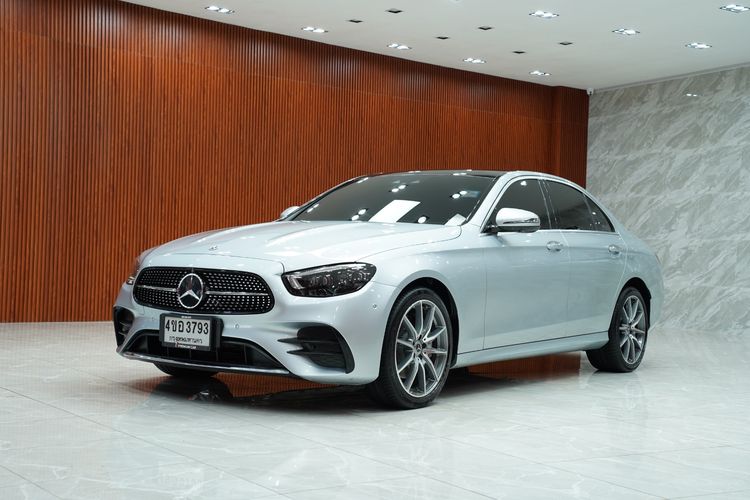 Mercedes-Benz E-Class 2023 E300e Sedan เบนซิน เกียร์อัตโนมัติ บรอนซ์เงิน รูปที่ 3