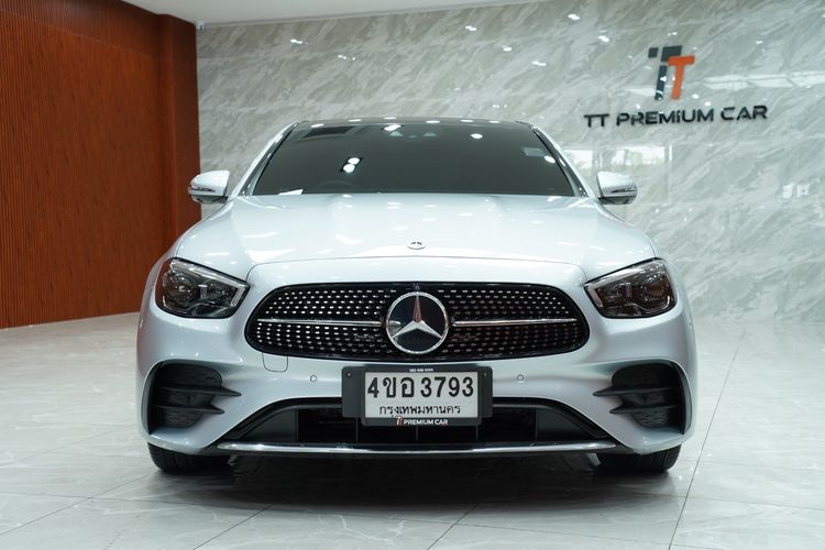 Mercedes-Benz E-Class 2023 E300e Sedan เบนซิน เกียร์อัตโนมัติ บรอนซ์เงิน รูปที่ 2