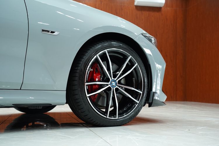 BMW Series 3 2023 330e Sedan เบนซิน เกียร์อัตโนมัติ เทา รูปที่ 4