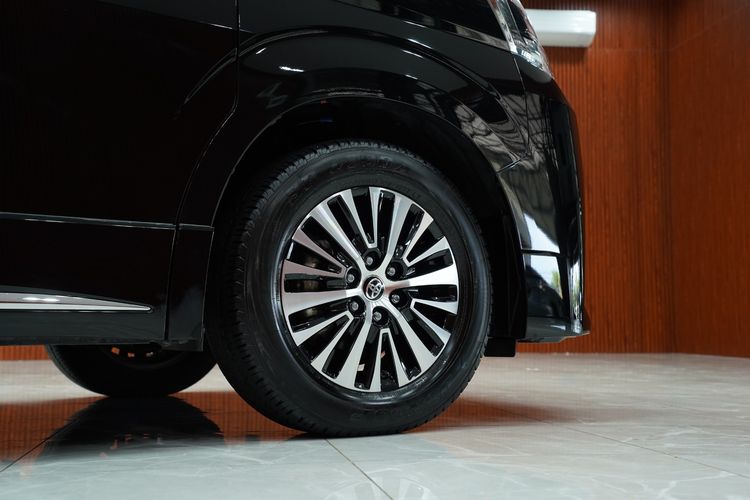 Toyota Majesty 2025 2.8 Grand Van ดีเซล เกียร์อัตโนมัติ ดำ รูปที่ 4