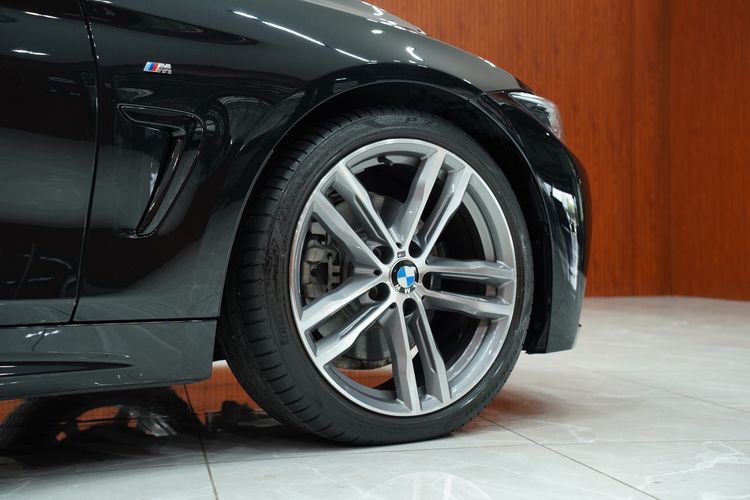 BMW Series 4 2021 430i Sedan เบนซิน เกียร์อัตโนมัติ ดำ รูปที่ 3