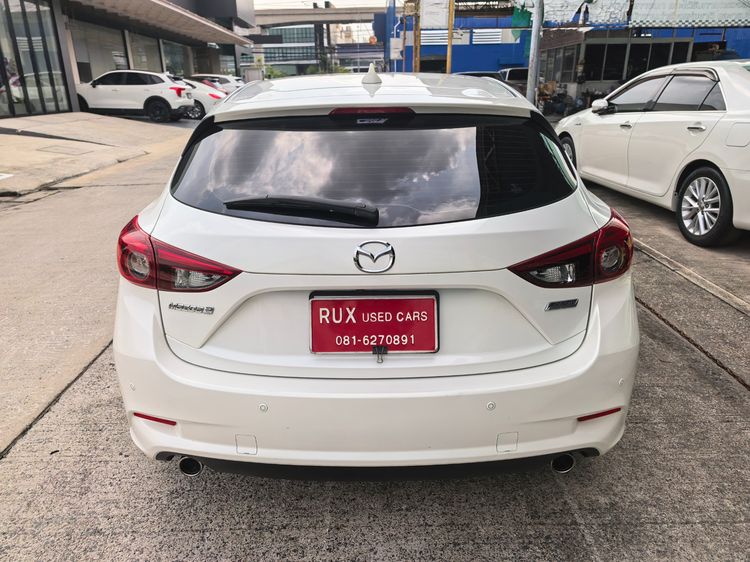 Mazda Mazda3 2018 2.0 S Sports Sedan เบนซิน ไม่ติดแก๊ส เกียร์อัตโนมัติ ขาว รูปที่ 4