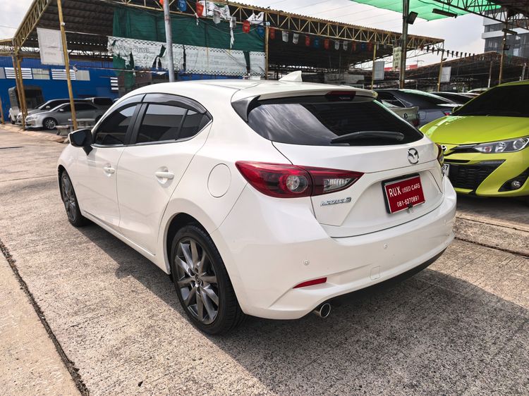 Mazda Mazda3 2018 2.0 S Sports Sedan เบนซิน ไม่ติดแก๊ส เกียร์อัตโนมัติ ขาว รูปที่ 2