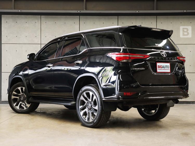 Toyota Fortuner 2022 2.4 Legender Utility-car ดีเซล ไม่ติดแก๊ส เกียร์อัตโนมัติ ดำ รูปที่ 4