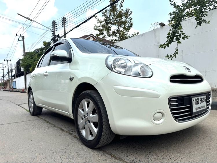 รถ Nissan March 1.2 EL สี ขาว