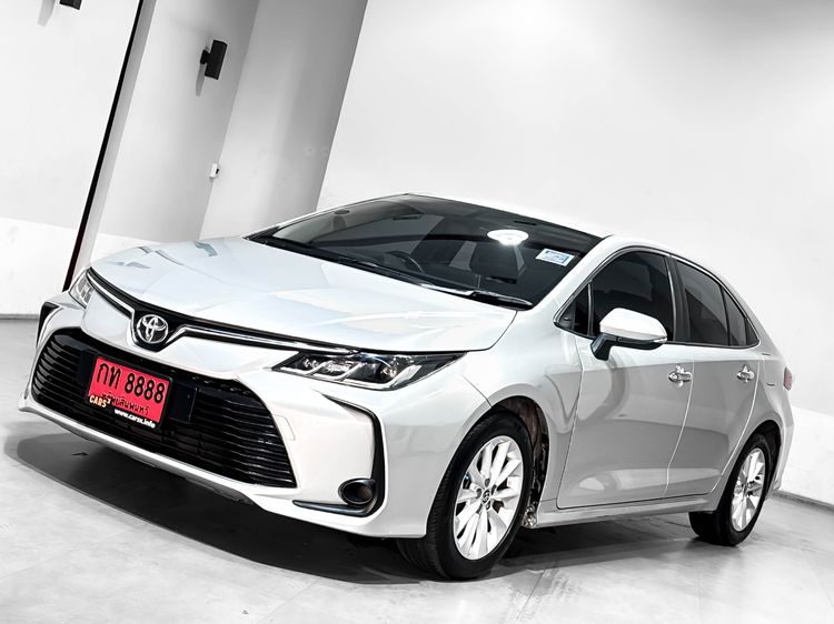 รถ Toyota Altis 1.6 G สี บรอนซ์เงิน