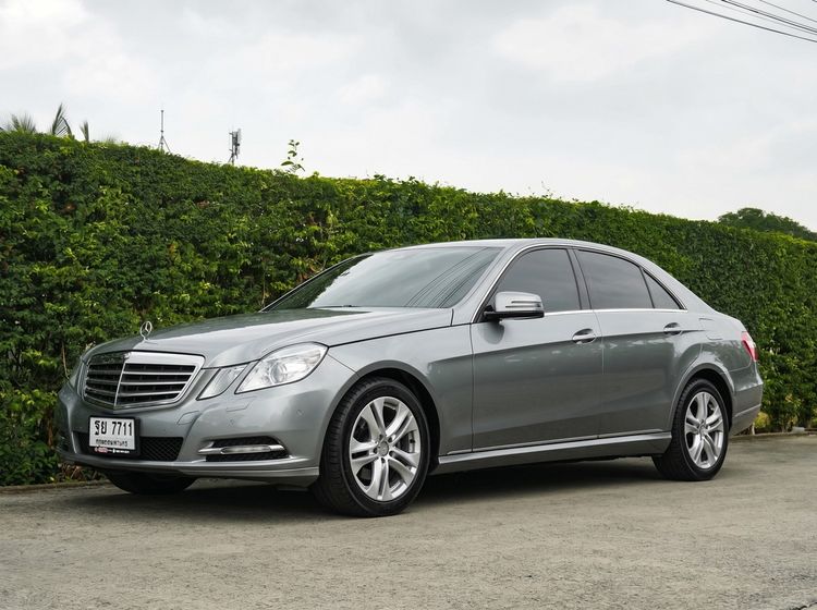 รถ Mercedes-Benz E-Class E200 สี เทา