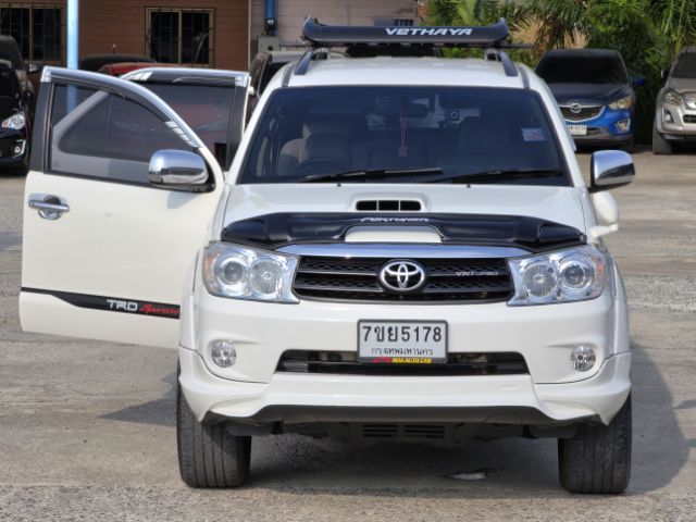 Toyota Fortuner 2011 2.5 G VNT 2WD Champ Midnight Shine Utility-car ดีเซล ไม่ติดแก๊ส เกียร์อัตโนมัติ ขาว รูปที่ 4
