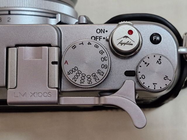 กล้อง Fujifilm x100s สภาพ 98เปอร์เซ็นต์ ไร้ฝ้าไร้รา ชัตเตอร์น้อยดูแลอย่างดีไร้รอย รูปที่ 4