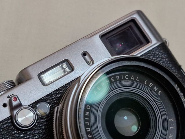 กล้อง Fujifilm x100s สภาพ 98เปอร์เซ็นต์ ไร้ฝ้าไร้รา ชัตเตอร์น้อยดูแลอย่างดีไร้รอย รูปที่ 2