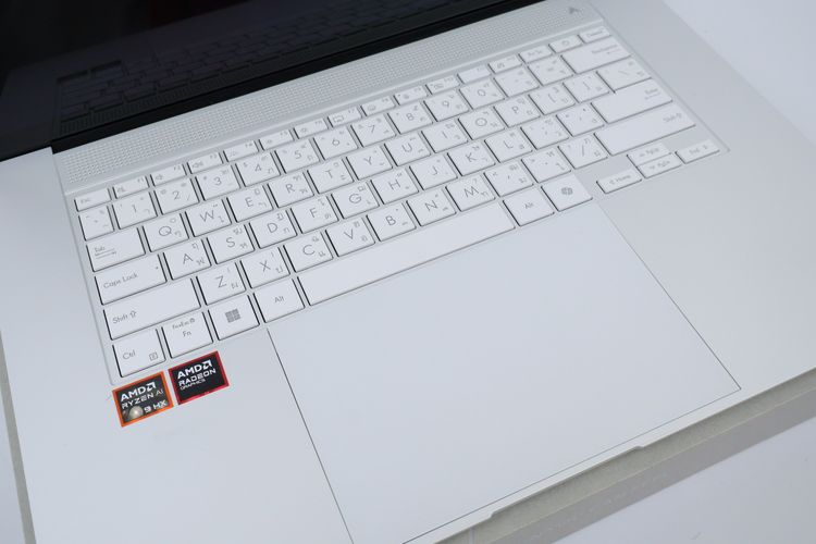 ASUS ZENBOOK S 16 OLED Ryzen AI 9 HX 370 RAM32.1TB รูปที่ 4