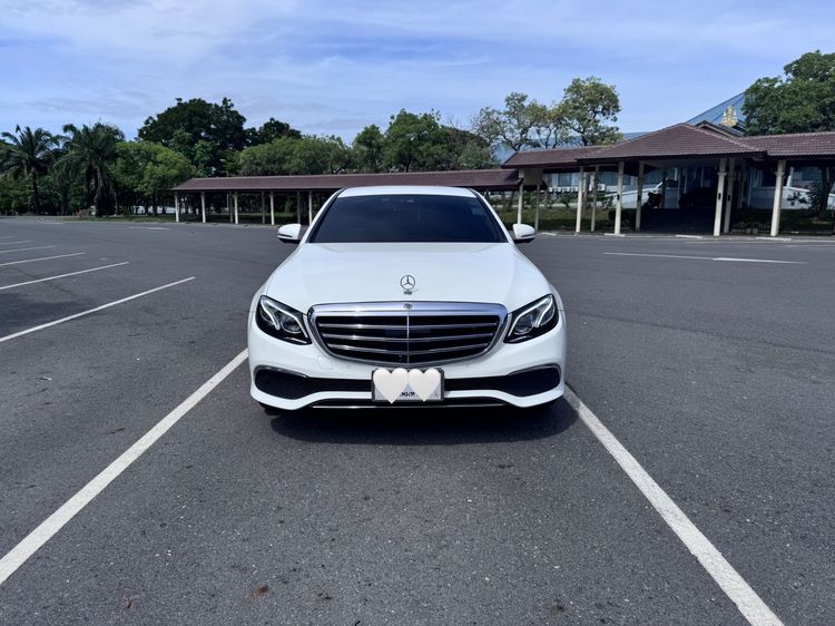 Mercedes-Benz E-Class 2018 E350 Sedan เบนซิน ไม่ติดแก๊ส เกียร์อัตโนมัติ ขาว รูปที่ 2