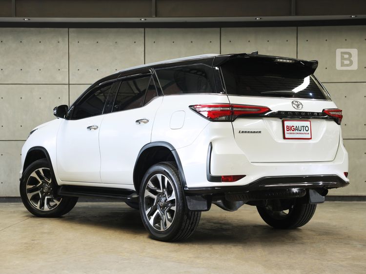 Toyota Fortuner 2023 2.4 Legender Black Top Utility-car ดีเซล ไม่ติดแก๊ส เกียร์อัตโนมัติ ขาว รูปที่ 4