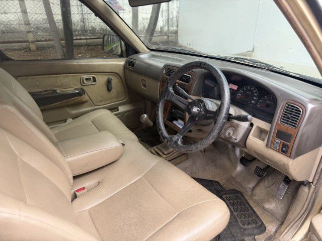 Nissan FRONTIER 2008 2.5 AX L Pickup ดีเซล ไม่ติดแก๊ส เกียร์ธรรมดา บรอนซ์ทอง รูปที่ 2